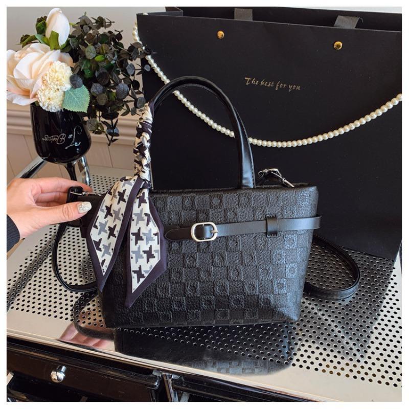 

Small bags are popular today, women s summer new fashion messenger bags, portable bucket bags. чёрный