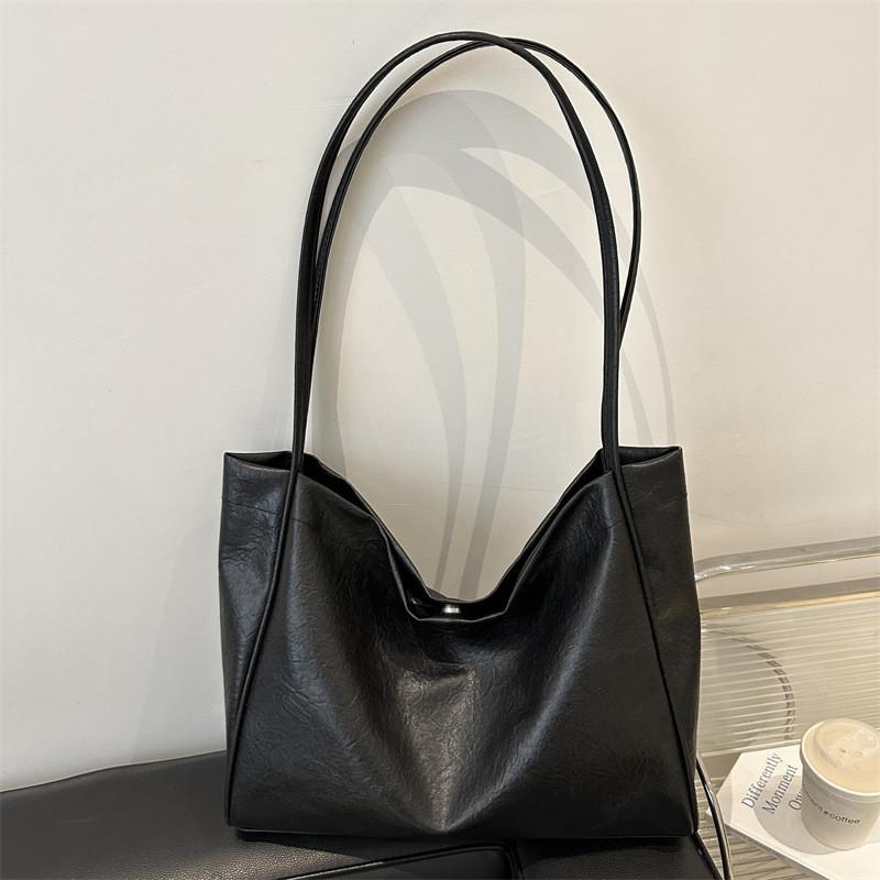 Minimalist And Modern Pu Tote Bag For Women In Brown With Generous Space Perfect For Use Daily