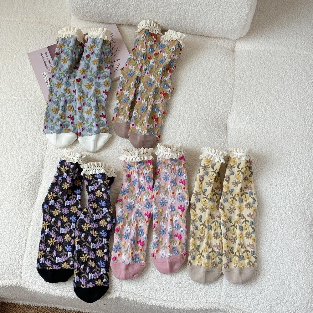 Korean Floral Embroidery Women Socks Cute Kawaii Sweet Fashion Long Socks Lady Contrast Lace Street Casual Ethnic Harajuku Sox
