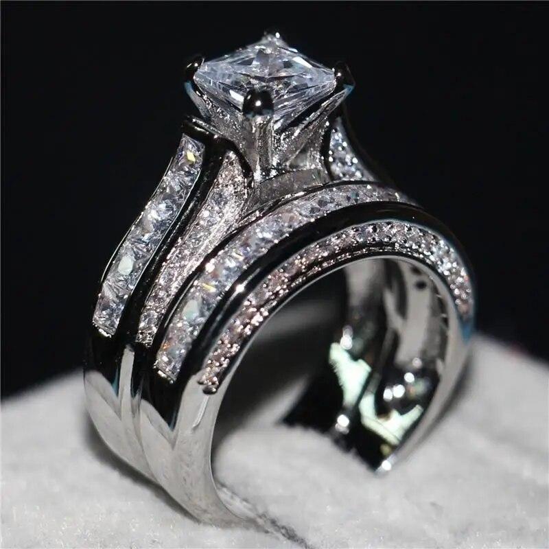 FDLK 2 stk Brudesett Elegante ringer for kvinner Bryllupsforlovelse Mote smykker med full skinnende kubikksirkon kvinnering