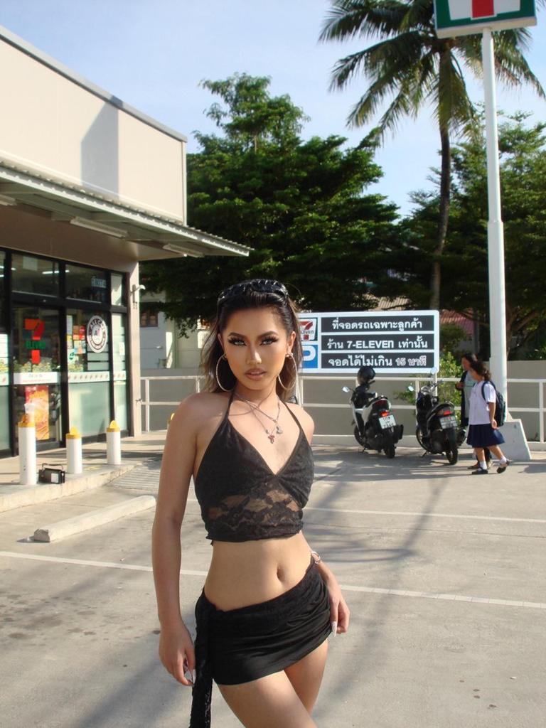 2023 New Women's Sexy Lace Splicing Camisole & Hip-Hugging Mini Skirt Set