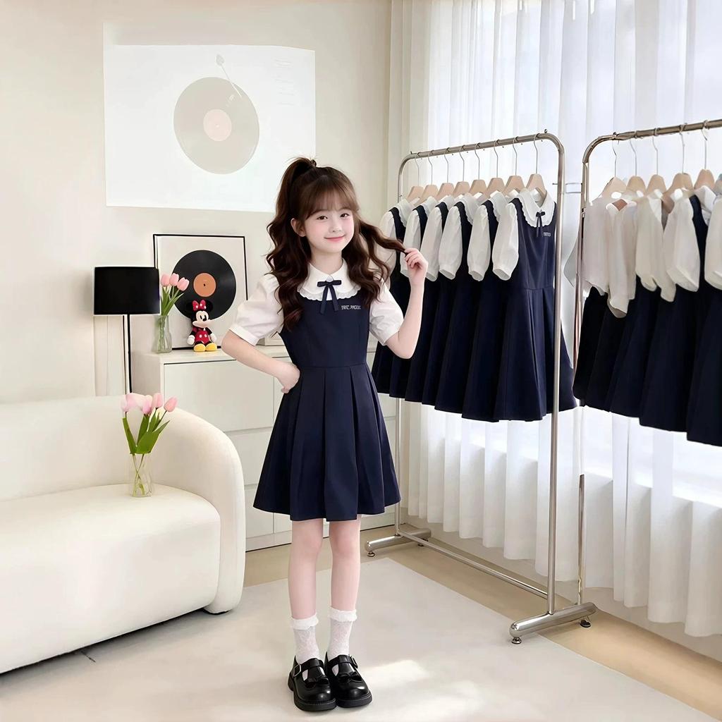 Vestito Estivo da Bambina a Maniche Corte con Colletto Peter Pan, Stile Scolastico, per Bambini di Mezza Età e Più Grandi.
