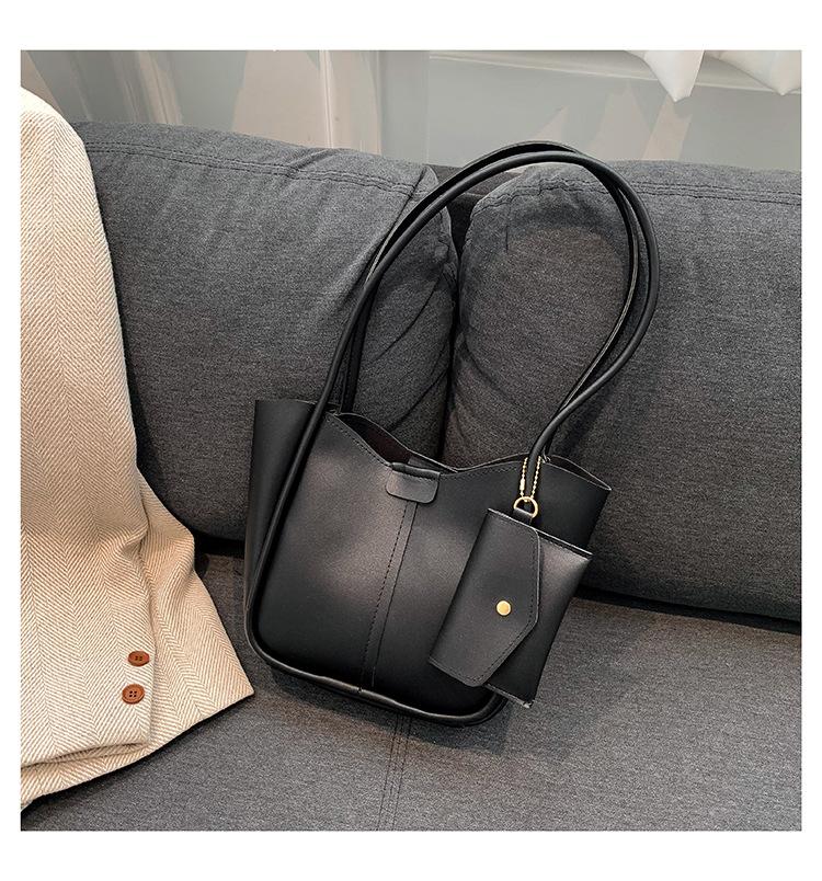 

Сумка подмышкой из высококачественной фактуры для женщин 2024 года, новая модная простая сумка-ведро в стиле ретро, универсальная сумка-мессенджер через плечо чёрный