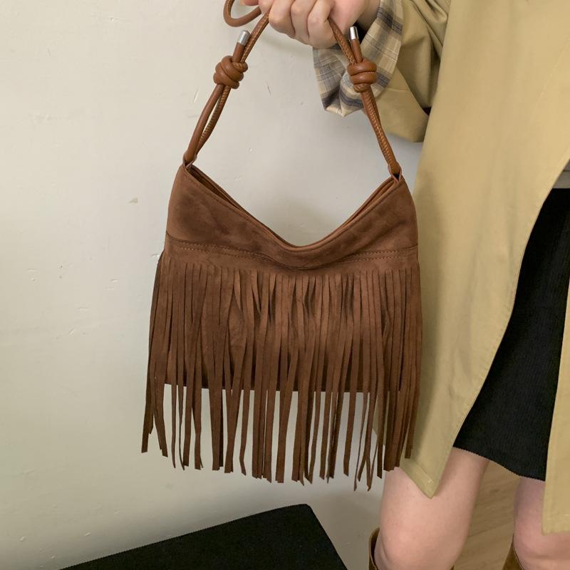 Tassel Retro Bag Women's 2025 New Trendy Fashion Versatile Popular Suede Shoulder Bag Commuter Messenger Bag