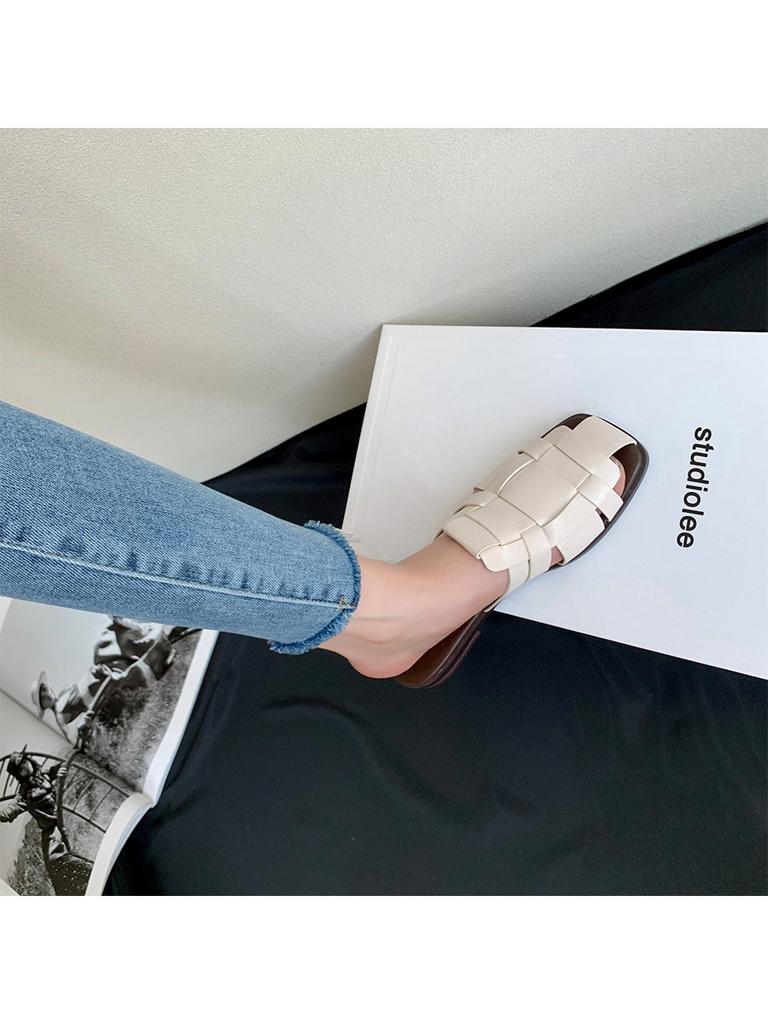 Grape mother of the same style | 2025 summer wear beach flat-bottomed bag head lazy Muller shoes cool slippers women's