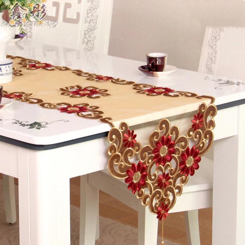 European Palace Handcrafted Hollow Embroidery Tablecloth Bed Runner Popular Home Textile TV Cabinet Table Cover Dining Mat