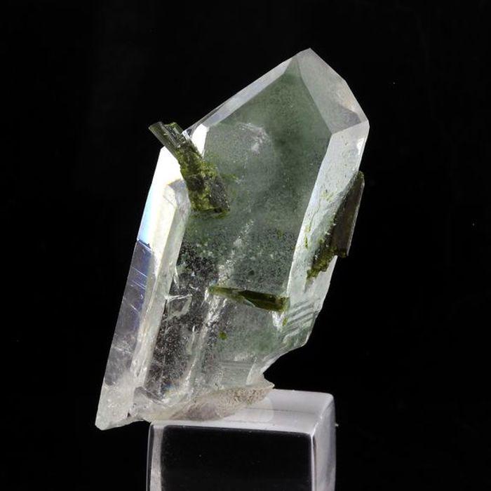 Pierres et Minéraux. Epidote + Quartz. 26.0 ct. Cornillon, Bourg d'Oisans, France..