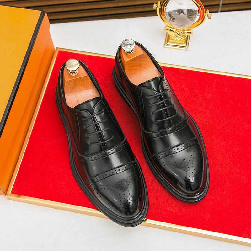 Men's pointed business leather shoes size 46 patent leather retro derby shoes men's British style handsome hairstylist shoes groom shoes