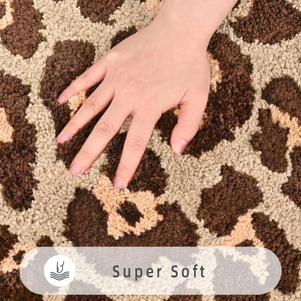 Leopard Print Bathrooom Rugs, 20"x32" Cute Animal Pattern Bath Mat, Soft Absorbent Thick Microfiber, Non-Slip Machine Washable, Funny Fluffy Bathmat