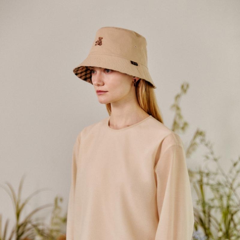 Daks Women Beige Check Reversible Bucket Hat With Embroidery Dbhe5e119i2