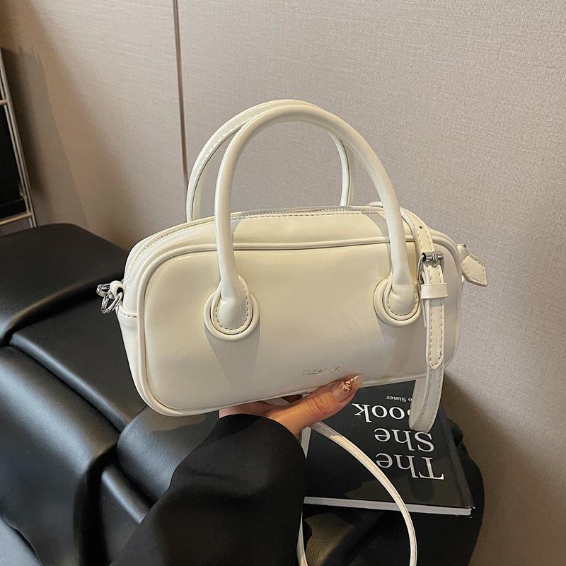 French retro underarm small bag 2025 new fashion niche portable Boston bag commuter shoulder bag