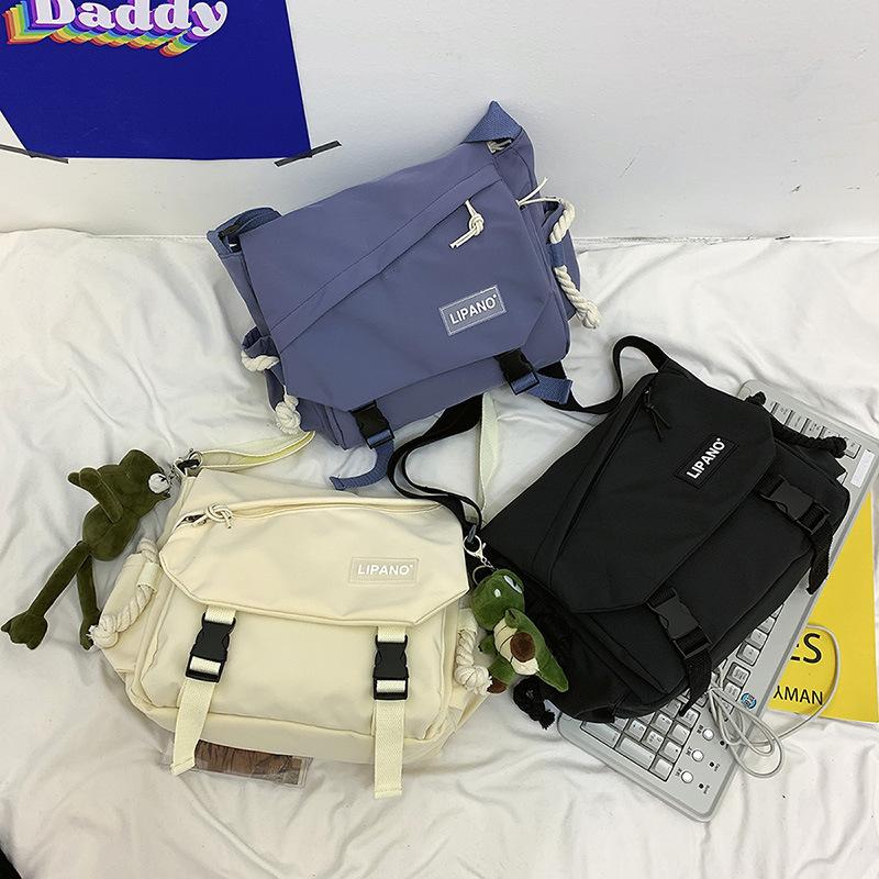 Lipano Harajuku Donkere Stijl Japanse Messenger Bag Literaire Straatfoto Student Nylon Schouder Messenger Bag