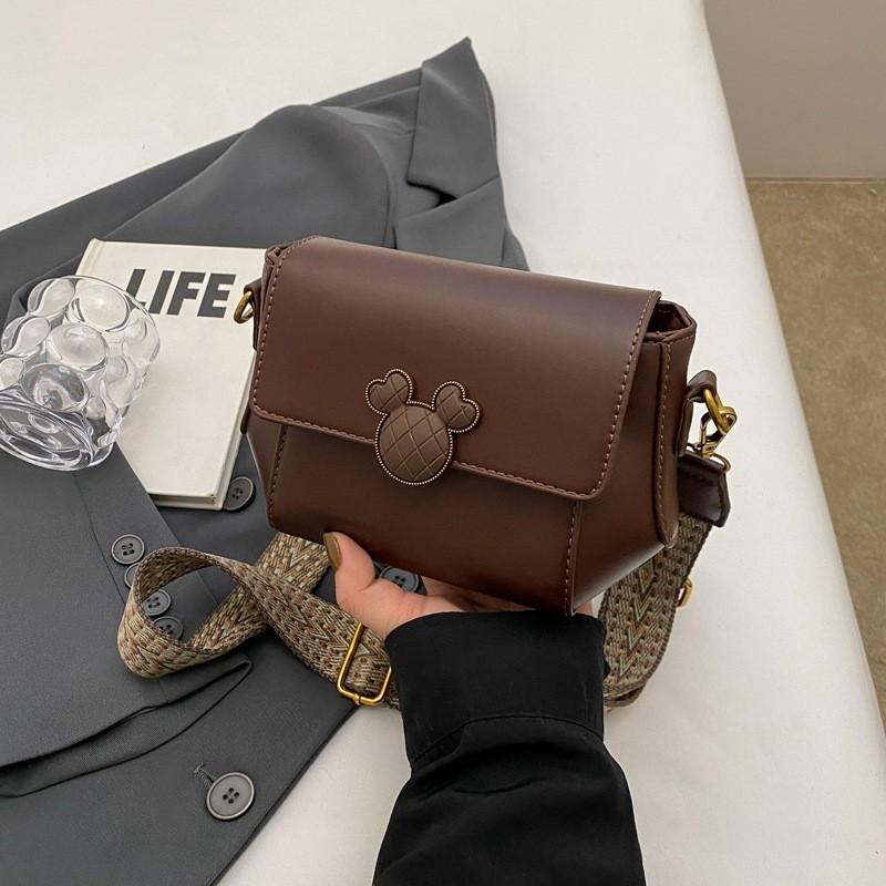 Французская винтажная повседневная сумка женская новая 2023 зима модная высококлассная маленькая квадратная сумка кроссбоди сумка на плечо коричневый