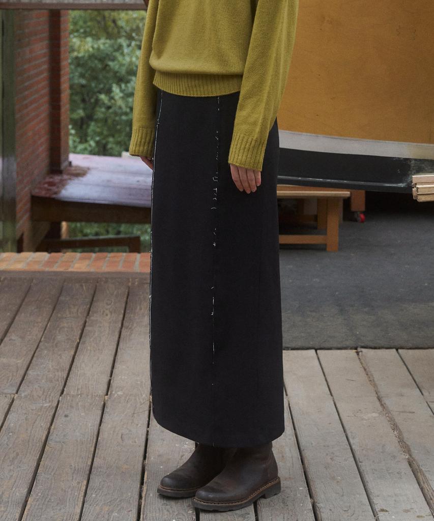 Annies Low Edge Long Skirt (Black)
