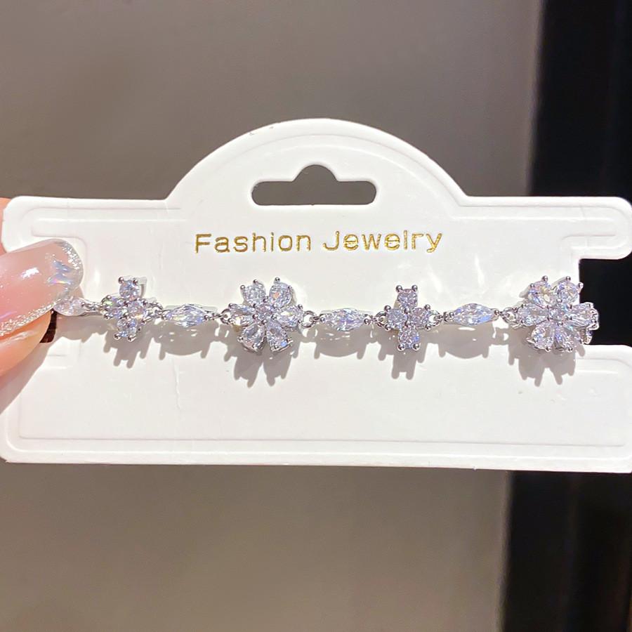 Floral Zircon Copper Ladies Bracelet With Elegant Design For Gift Giving