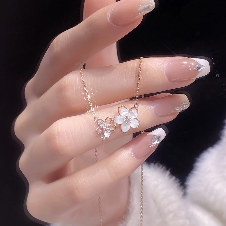 Sakura Shell Necklace: Spring/Summer Romantic Floral Collarbone Chain for Women - Light Luxury, Elegant & Sweet 2023 Style