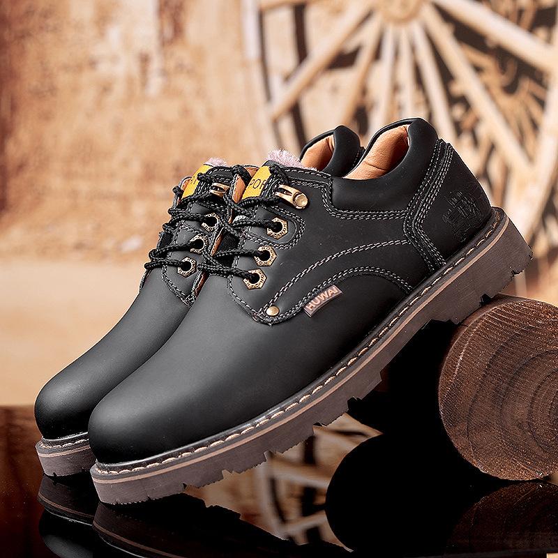 branded casual shoes