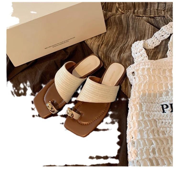 Holiday Wind Metal Pinch Temperament Square Head Grass Woven Cover Toe Cool Slippers Female Summer