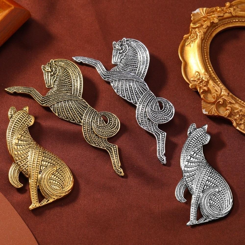 Elegant Zinc Zinc Alloy Animal Brooch Gold Silver Vintage Leopard Pin Running Horse Brooches New Year