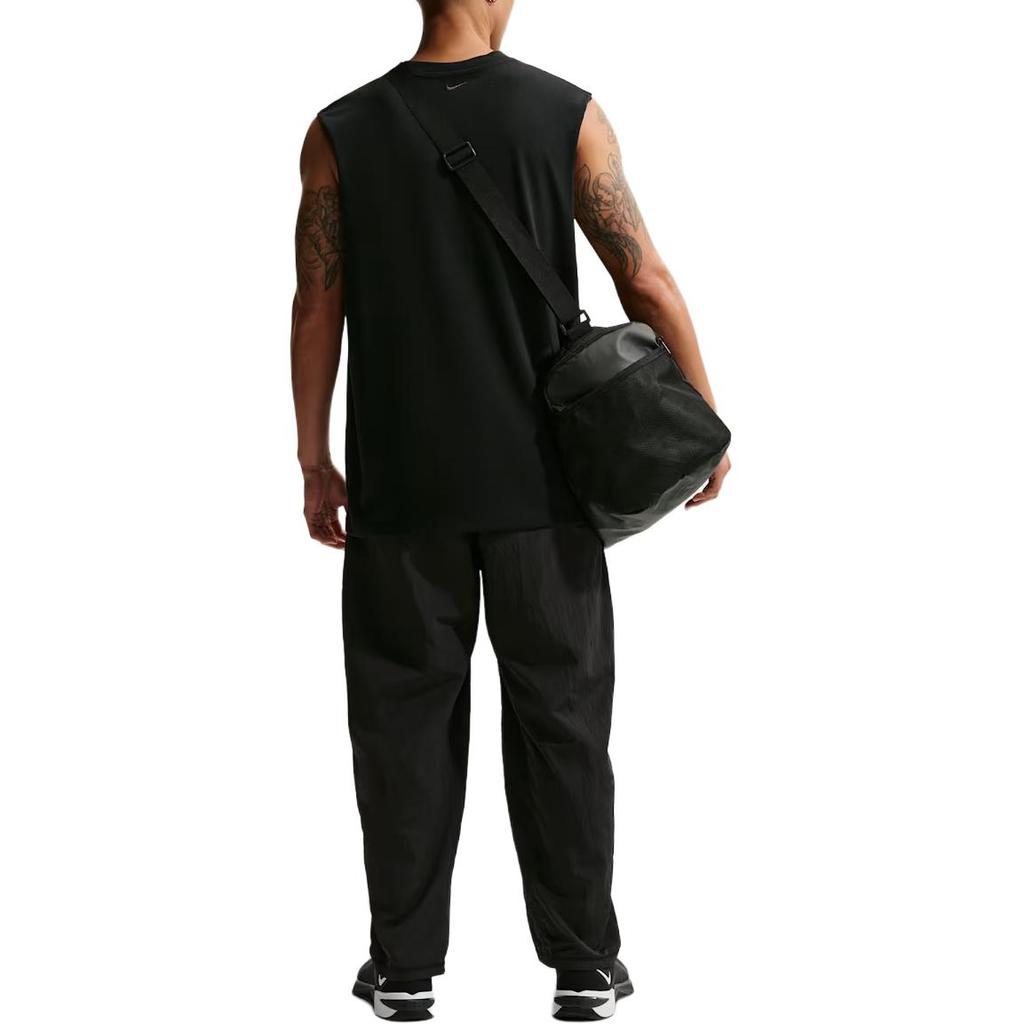 Nike Einfarbige lockere Sport-Freizeithose Herren Hosen IF2211-010