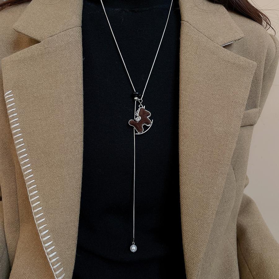 European & American Zircon Resin Rocking Horse Pendant Sweater Necklace - Versatile High-End Autumn/Winter Fashion