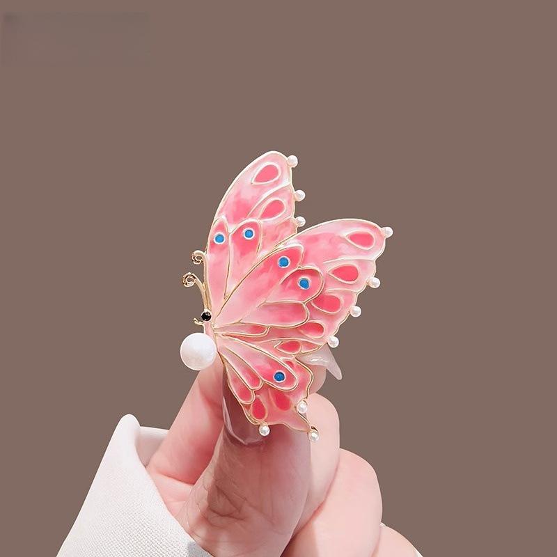 Vintage Peony Pearl Fan Brooch: Elegant Retro Flower Pin for Women’s Suits