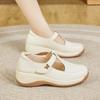 Schräger Absatz kleine weiße Schuhe Damen 2025 neu Sommer hohle Sandalen mit weicher Sohle rutschfest dicksohlig Frühling und Herbst lässige Board-Schuhe Damen