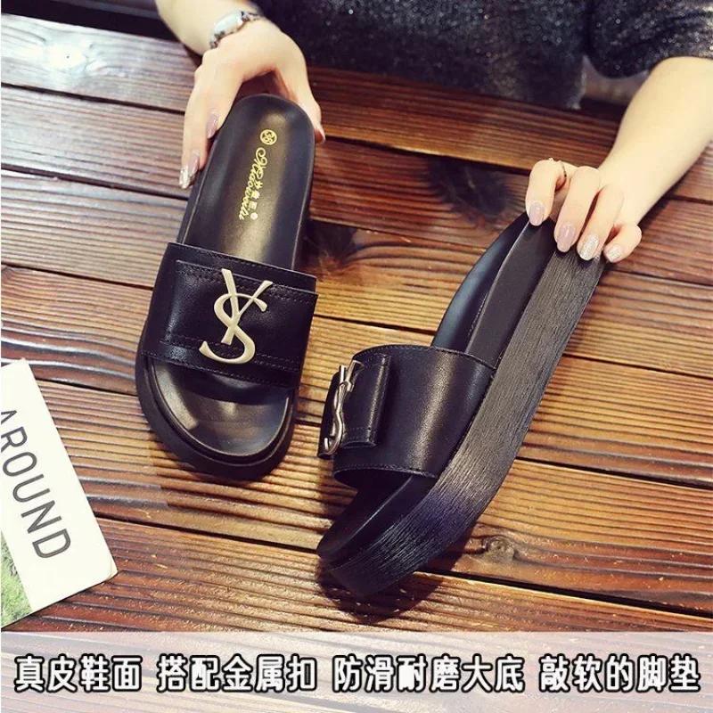 Fashion Women Platform Slippers 2024 Summer Luxury Korean Fashion Open Toe Low Heel Outdoor Ladies Flip-Flops Girls Beach Sandals.