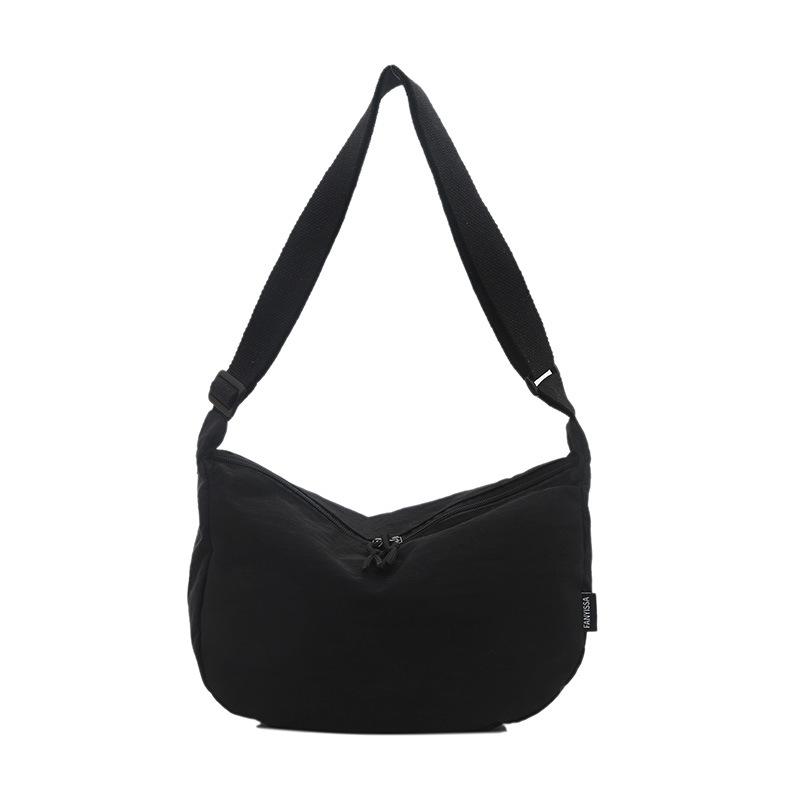 Simple literary dumpling bag women 2025 new niche casual shoulder bag light bag solid color fashion messenger bag