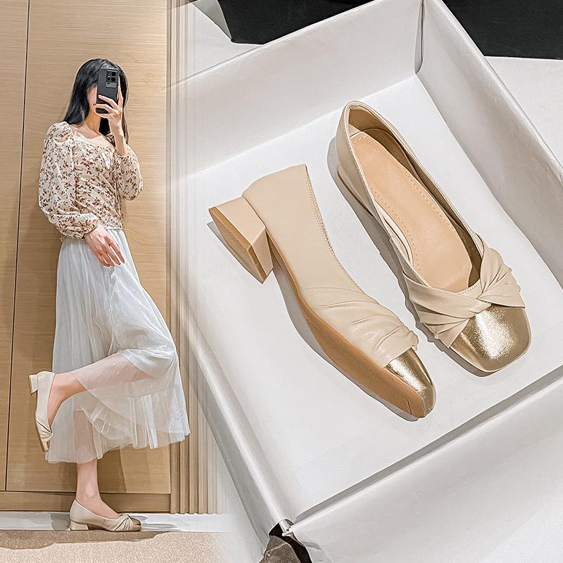 

Женские туфли на толстом каблуке, новые, с мелким вырезом, квадратным носком, туфли бабушки для работы 39 абрикосовый