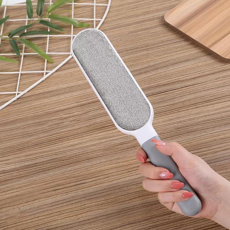 

Clothes Lint Brush & Cat Hair Remover for Overcoats and Woolens