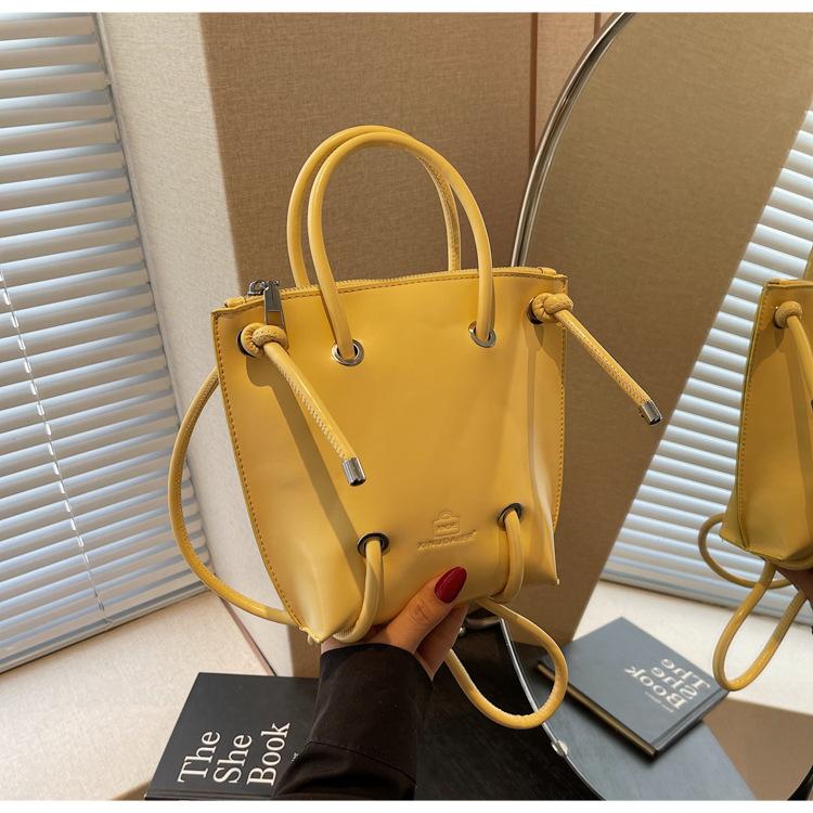 High Value Bag Women's New Fashion High Sense Handbag Versatile Large Capacity Shoulder Messenger Bag