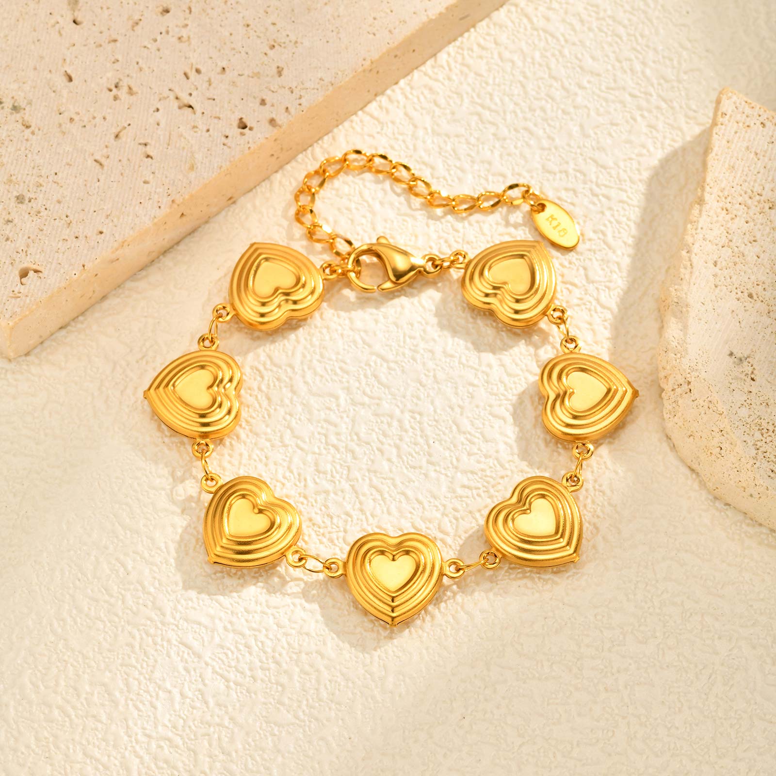 

Unique Hollow Strawberry Heart Shape Necklace for Women,18K Gold-plated Stainless Steel Chain Necklaces,Fashion Jewelry Gift
