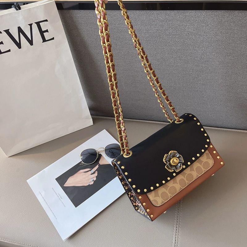 Detail-Shoulder Bag for Women with Chain Designer Crossbody Bags Sophisticated Elegant Fashionable