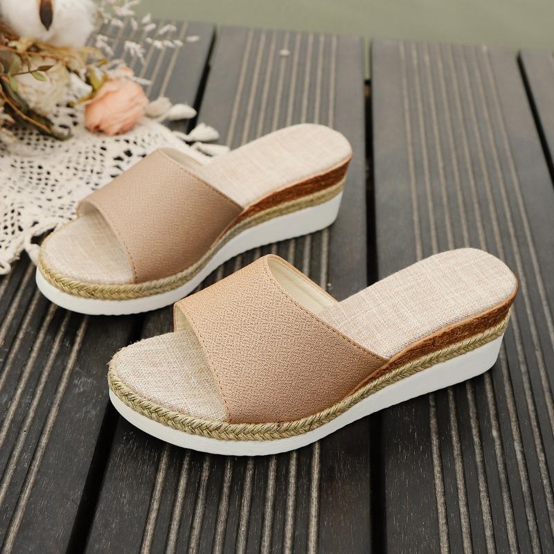 Summer new slope heel slippers women's large size thick bottom medium heel beach fish mouth one-word cool slippers
