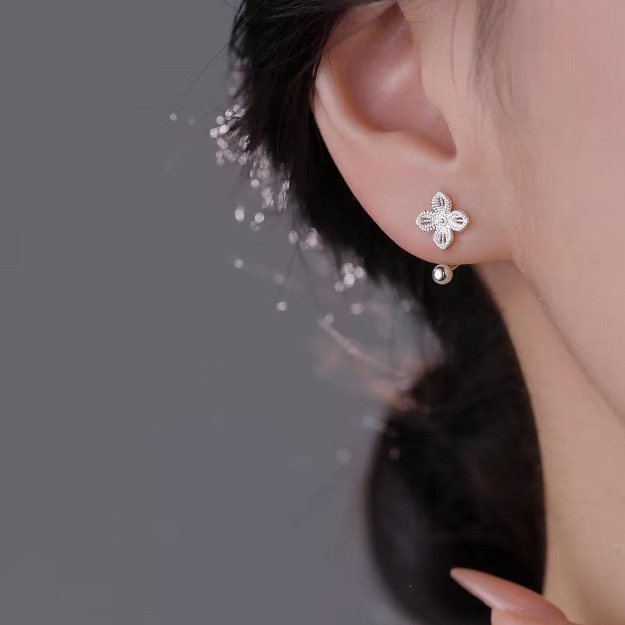 Elegant 925 Sterling Silver Flower Stud Earrings - Lightweight, High-End Women's Jewelry 2026
