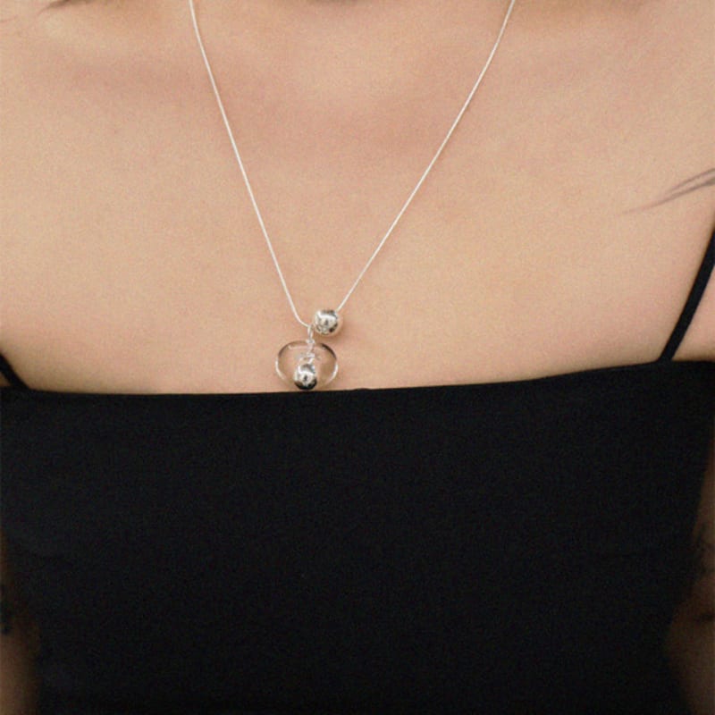 APIOH PLANET NECKLACE