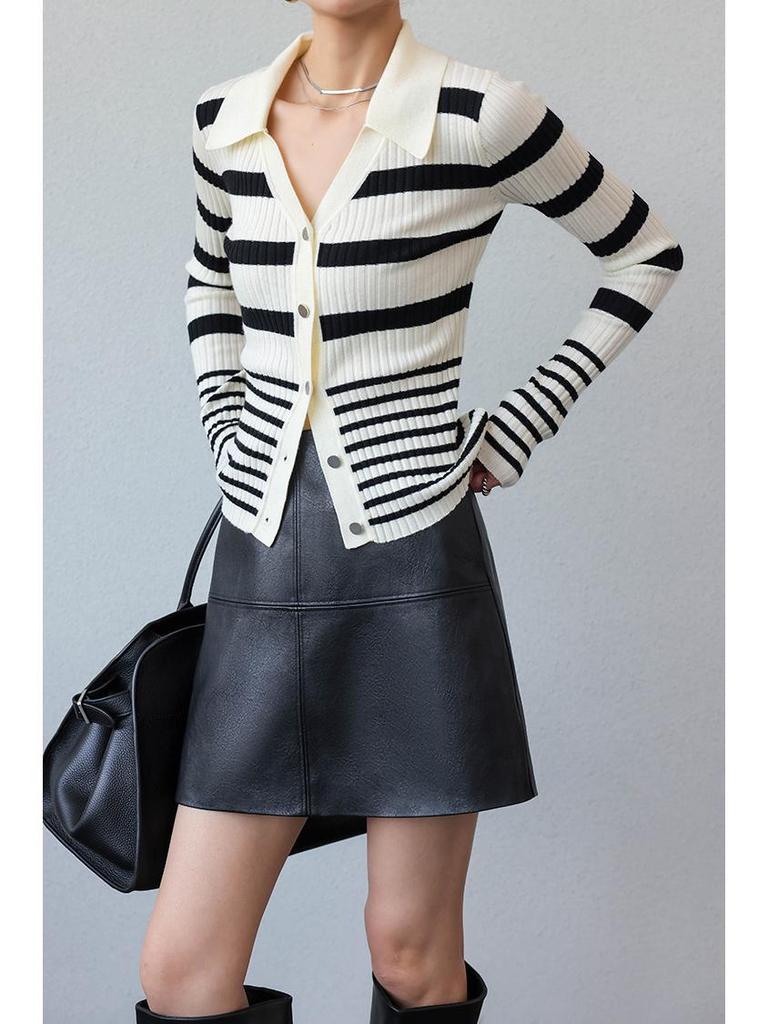 JWUNIQUE Women's Dimple Black High-Waisted A-Line Leather Mini Skirt for Slimming Fit - 2025 Autumn Collection