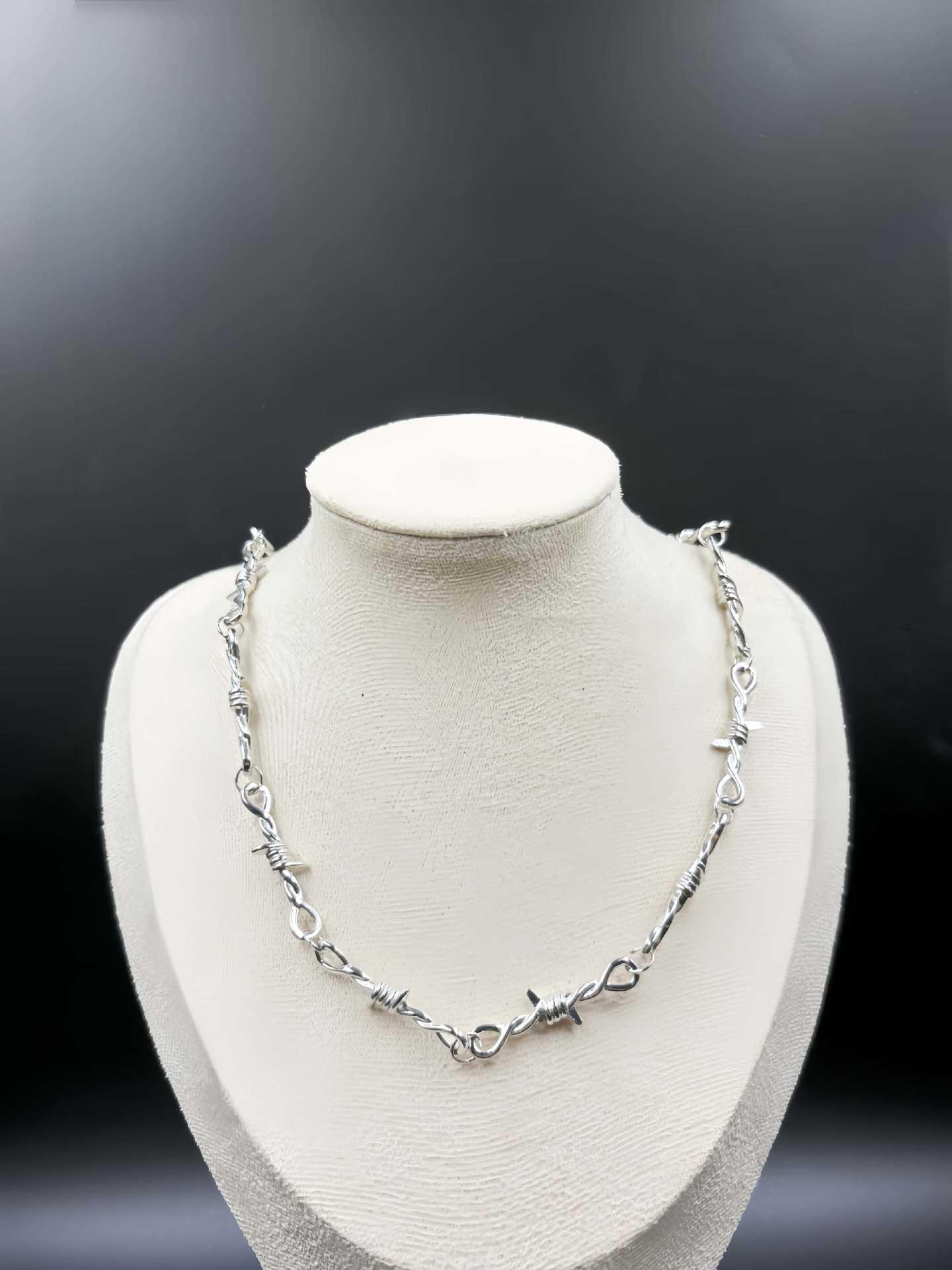 Модное европейское и американское хип-хоп ожерелье с шипами: Универсальный стиль для мужчин и женщин