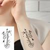30 Piezas Tatuajes Temporales Negros Impermeables para Mujeres, Elegantes Pegatinas de Corazón Mariposa Flor Luna para Mano Muñeca
