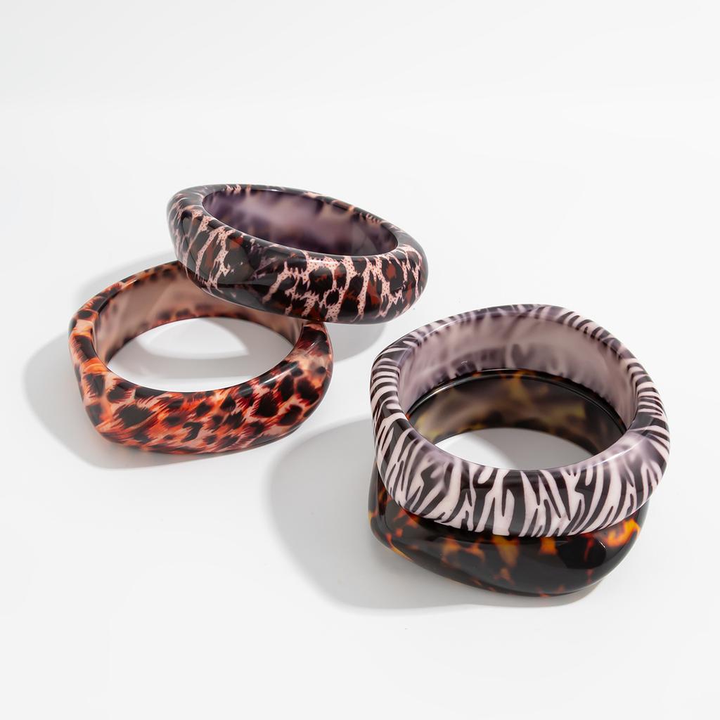 Exaggerated Irregular Wide Leopard Pattern Bangles Fashion Geometric Acrylic Resin Bangle for Women Vintage Bracelets Jewelry
