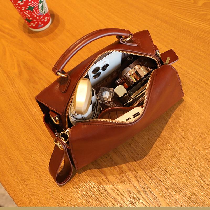 Women's Bag Crossbody Commuting Bag New Summer Style Fashionable Retro Hand-held Single Shoulder Boston Pillow Bag