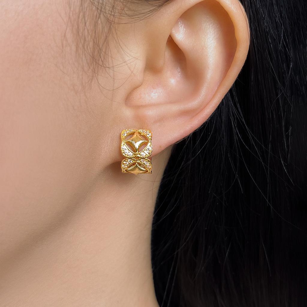 Boucles d'oreilles puces Zircon Étoile 18K Or – Style Cour Rétro Français Luxe