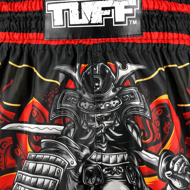 Bestseller TUFF Muay Thai Boxshorts hochgeschnitten im Retro-Stil „The Undefeated Steel Spirits“