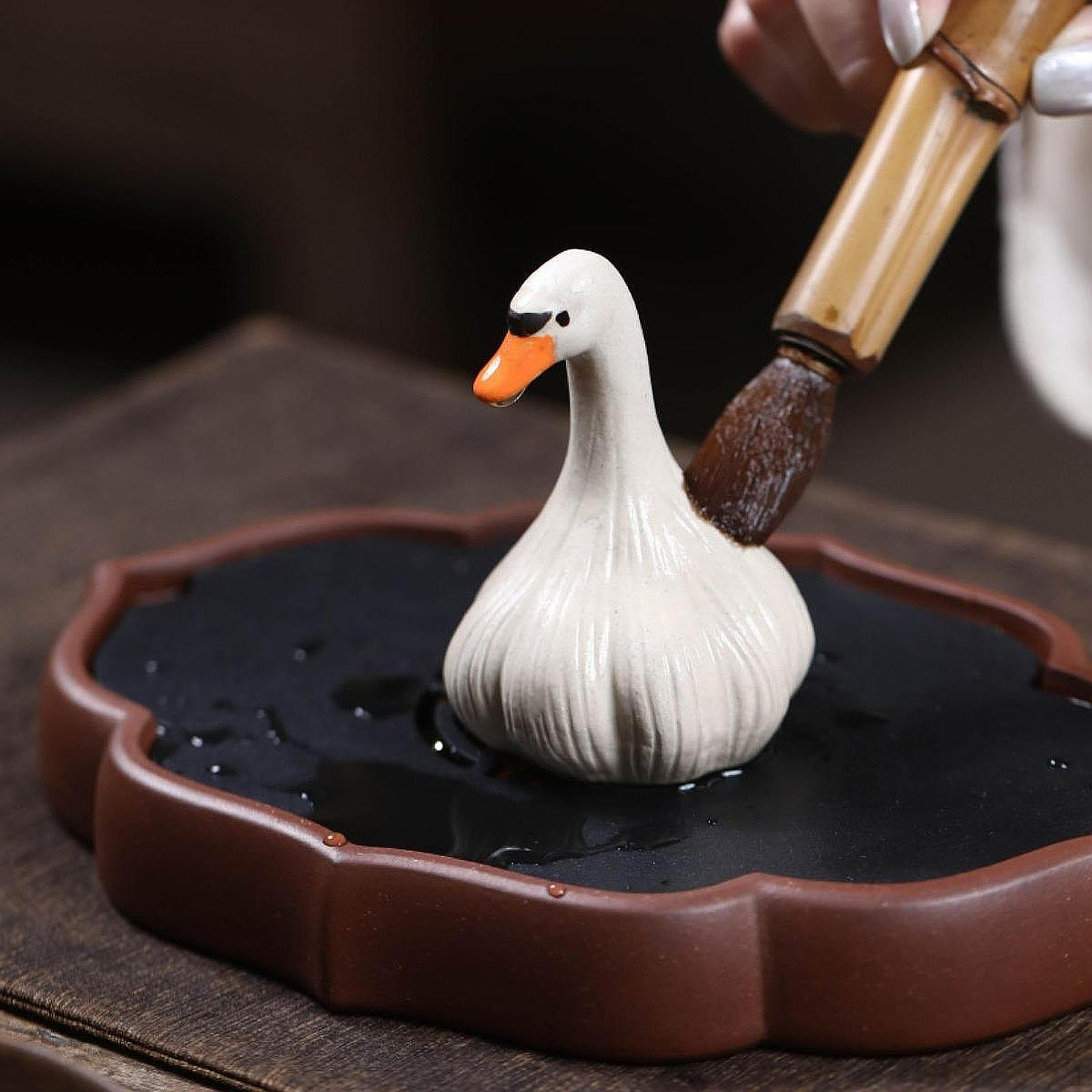 

Мини-статуэтка утки, настольное украшение, чайная миниатюрная фигурка, скульптура животного для офиса, чайного дома