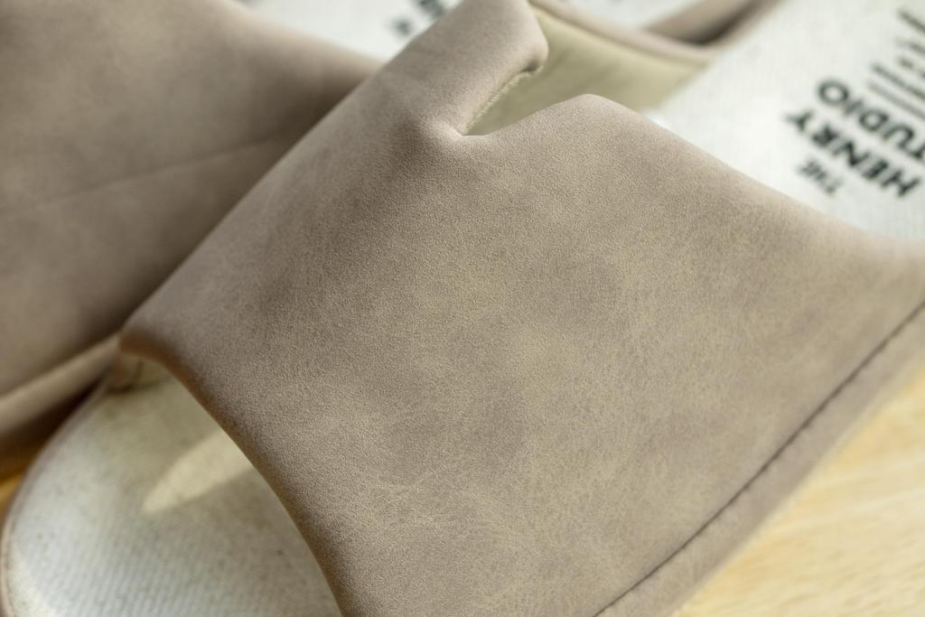 Daikai Slit Faux Leather Slippers 74207 Medium Outer Dimensions Greige, (22-24cm), 25.5cm