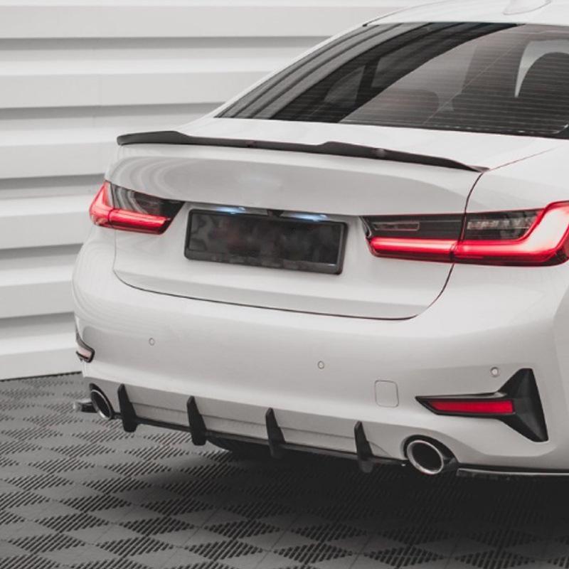Kompatibilní s BMW řady 3 (G20 Sport, 325i, 330i, 2019) - Modifikační sada zadního difuzoru a křídlového spoileru.