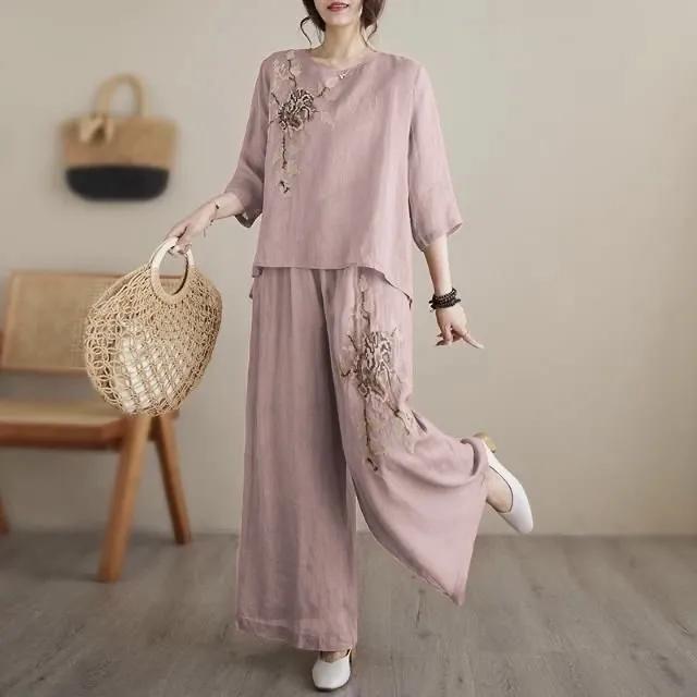 Женский летний вышитый комплект: Комплект из двух предметов: блузка свободного кроя из легкой ткани + брюки широкого кроя 3XL