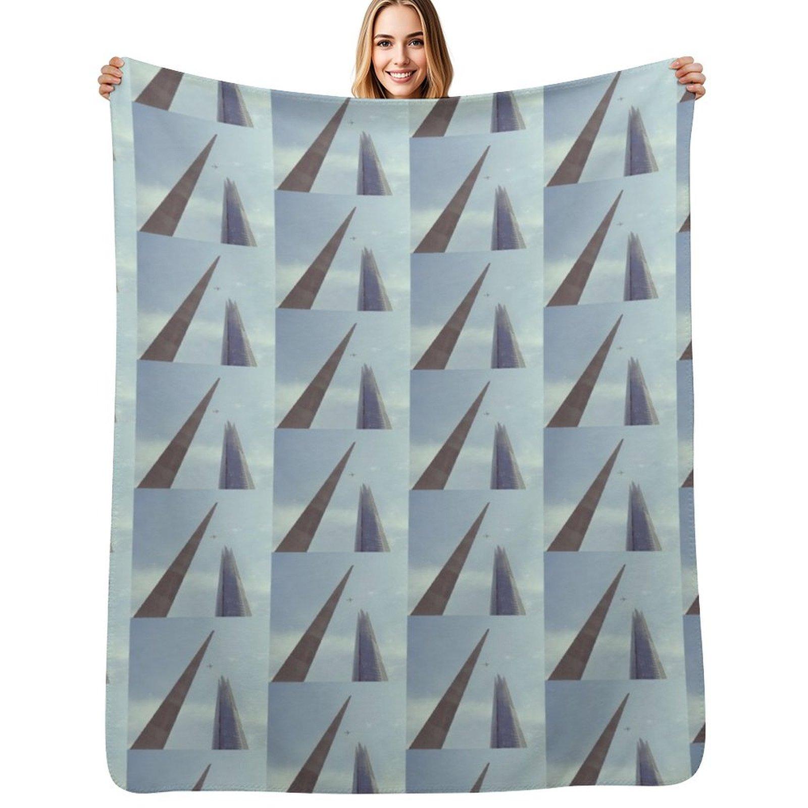 Random Captures R130 Throw Blanket Warm Comfortable Blanket Gift for Parents Friends Size: 75*100cm, Weight: 230 GSM