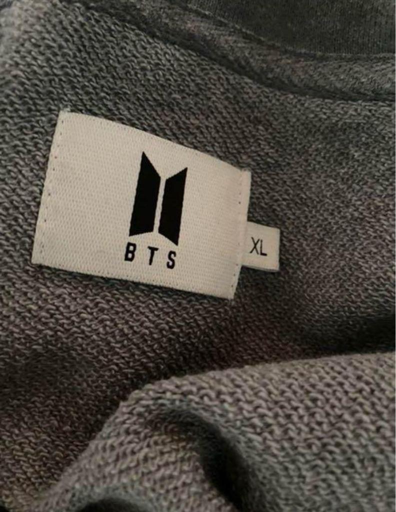 [USED] BTS FAKE LOVE Hoodie Pop-Up